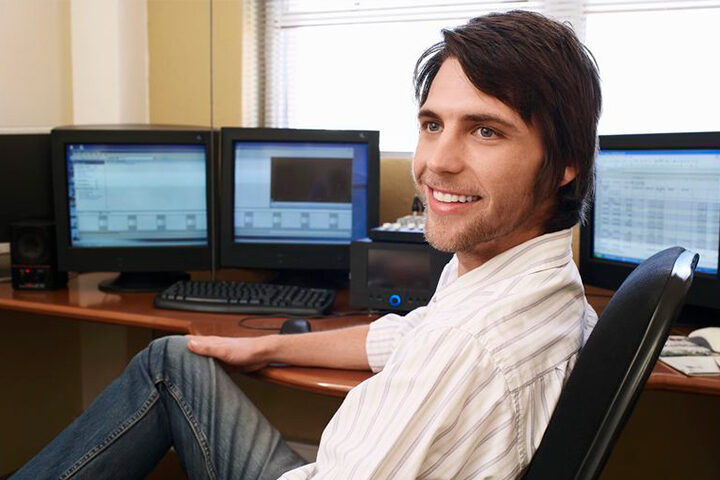 computers-worker-blog-image Computers with worker