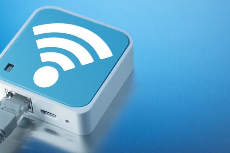 The Impact of Wireless Technology on Business Productivity The Impact of Wireless Technology on Business Productivity