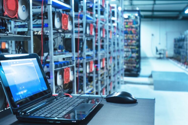 5 Proven Benefits of Data Center Virtualization 5 Proven Benefits of Data Center Virtualization | Optimize Efficiency & Costs