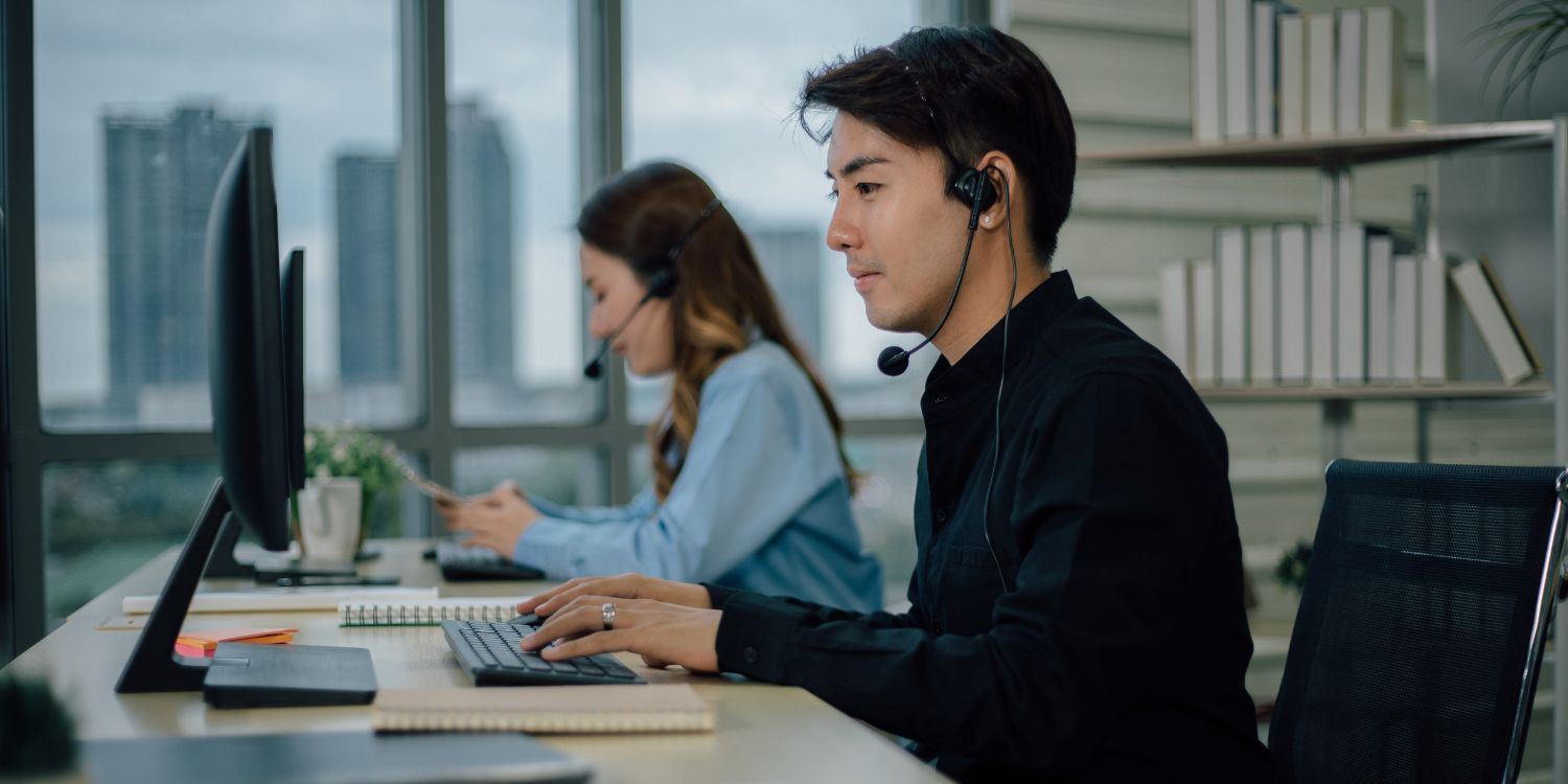 5 Ways Outsourced Help Desk Reduces IT Costs 5 Ways Outsourced Help Desk Reduces IT Costs