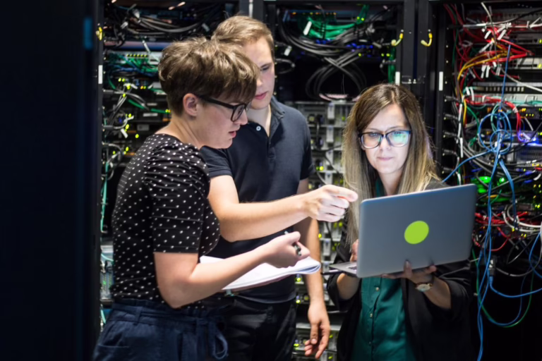 In-House IT Security vs Outsourced Cybersecurity: Which Is Right for Your Business?